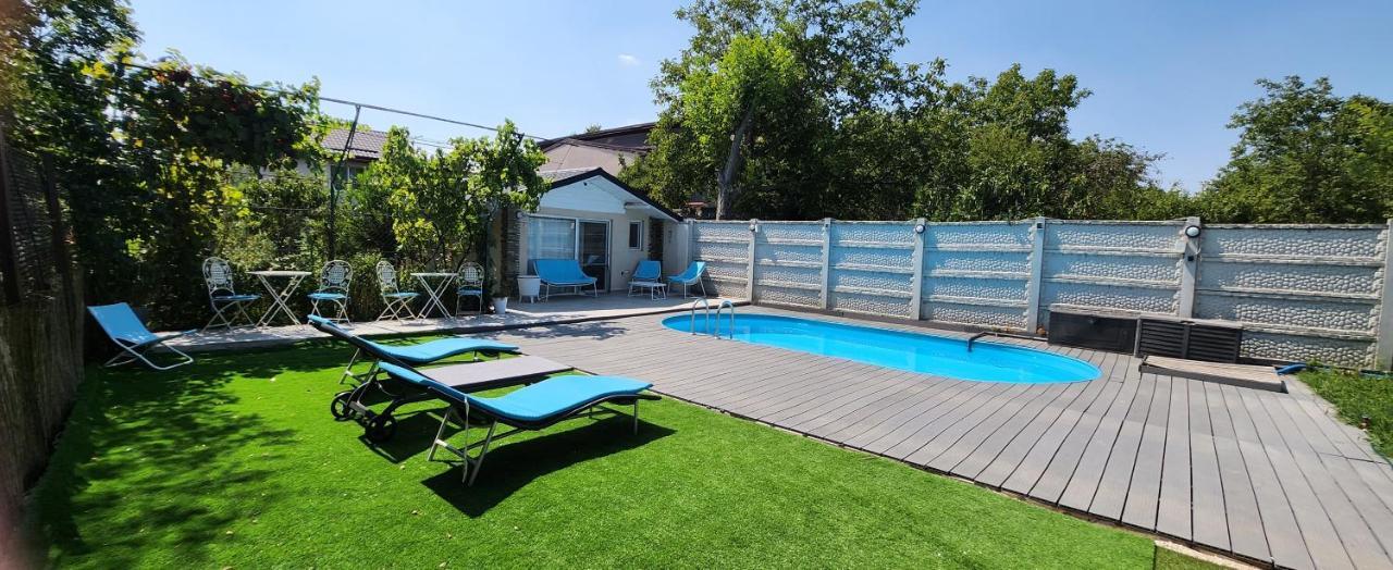 Morii Lake Pool Villa Bucharest Exterior photo