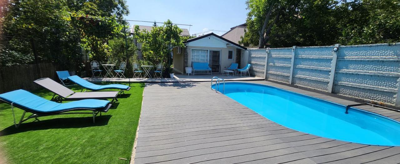 Morii Lake Pool Villa Bucharest Exterior photo